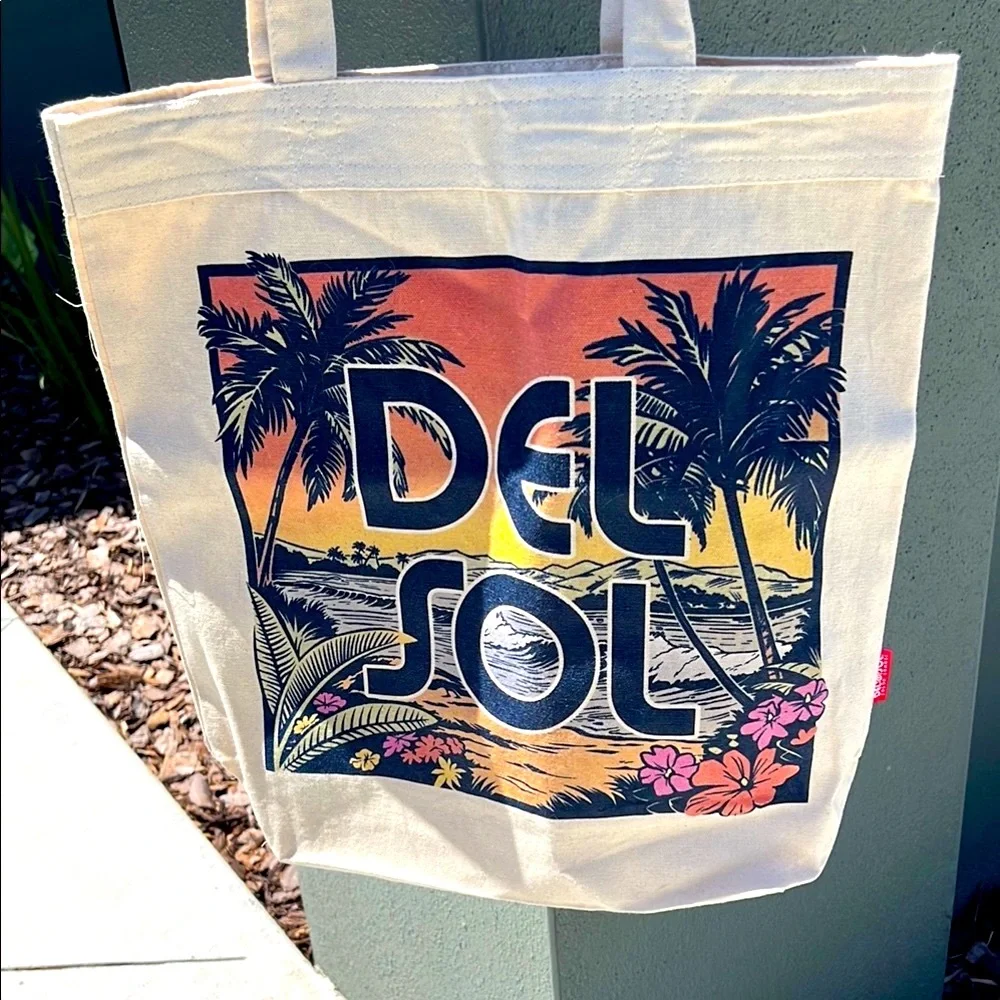 NWOT Del Sol Tote Bag with Tropical Print